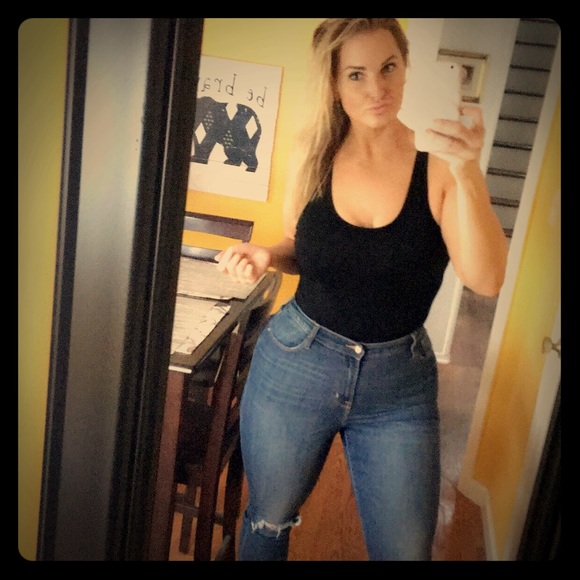 Meet your Posher, Kate 💃🏼 - Picture 1 of 1